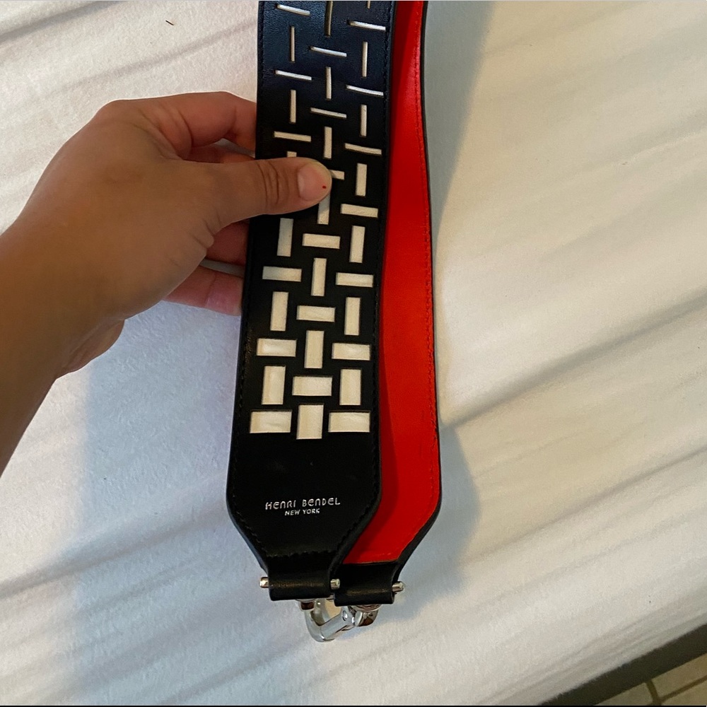 Henri Bendel handle